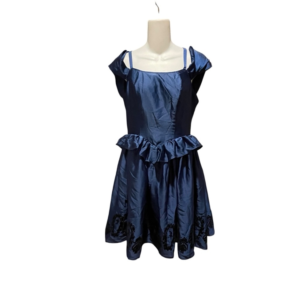 Her Universe Interview With The Vampire Claudia Lace Up Dress - Picture 4 of 9